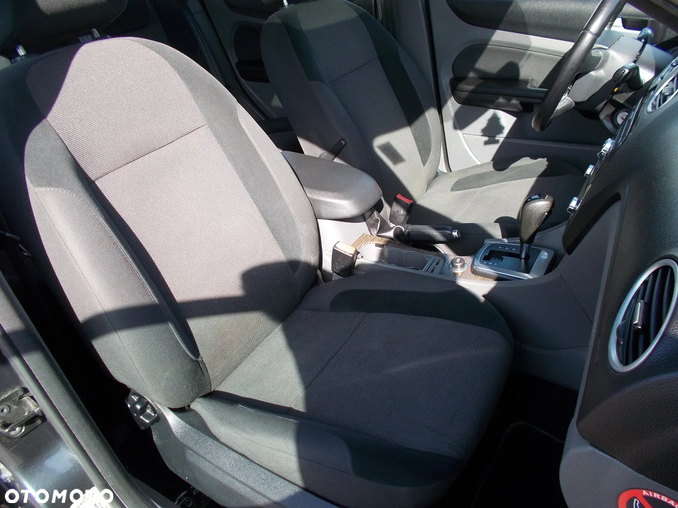 Ford Focus Turnier 2.0 16V Ghia - 14