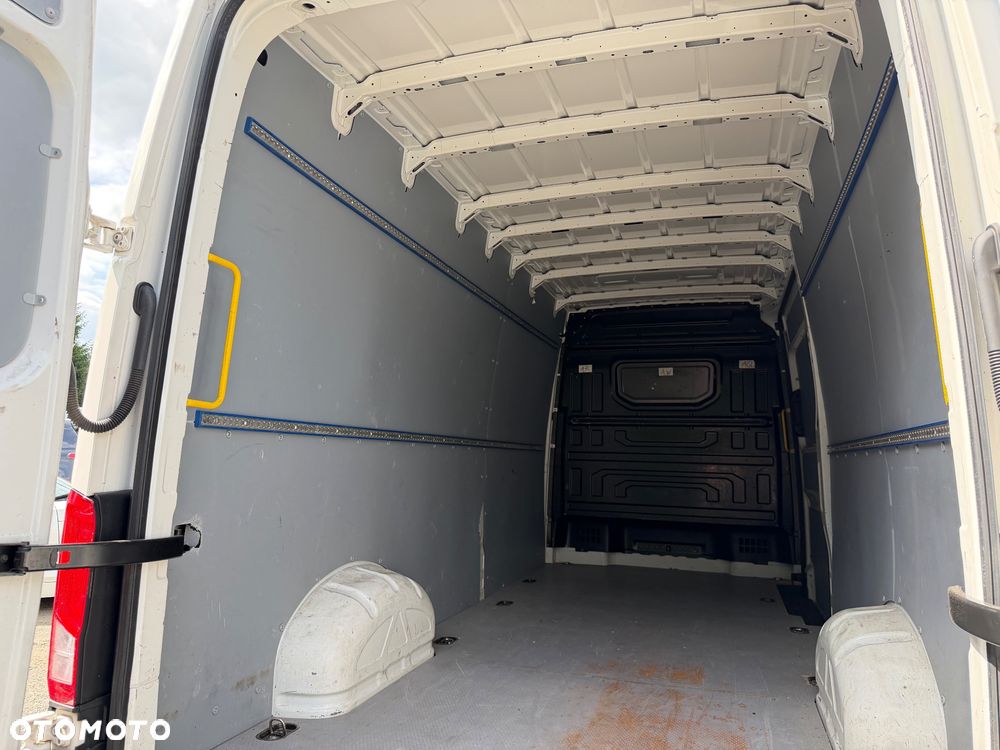 Volkswagen Crafter - 10