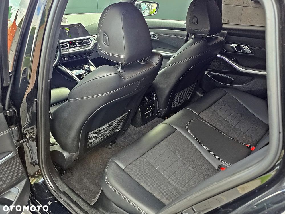 BMW Seria 3 320d xDrive Sport - 15