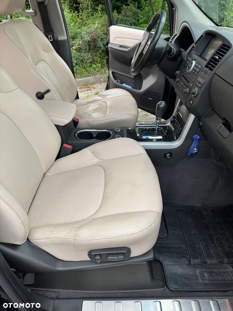 Nissan Pathfinder - 21