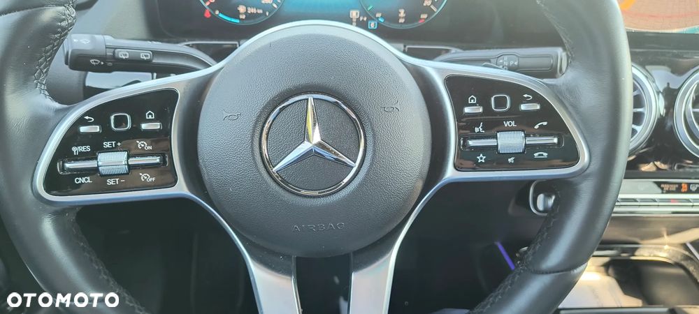 Mercedes-Benz GLA 250 4Matic 8G-DCT - 11