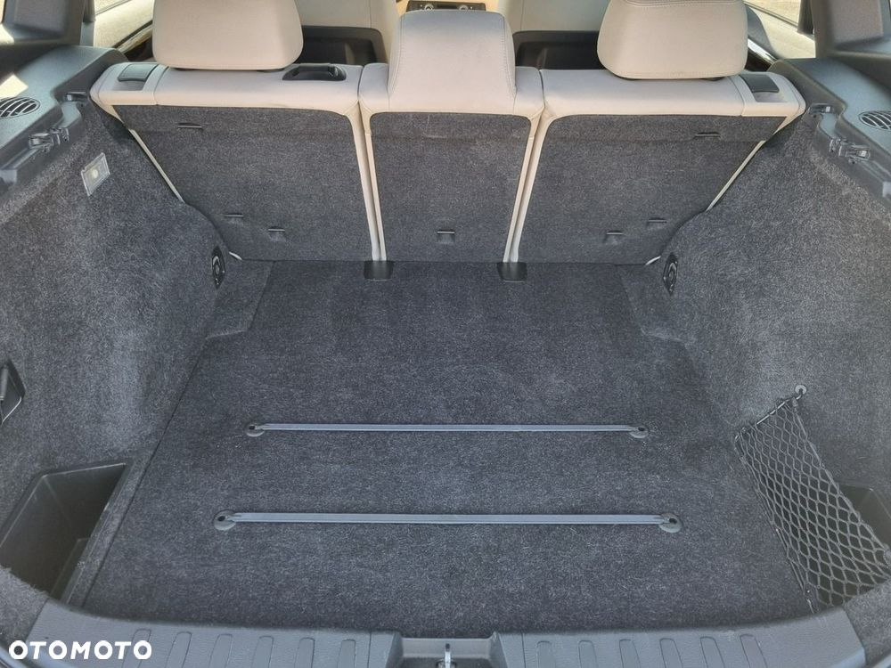 BMW X1 xDrive23d - 33