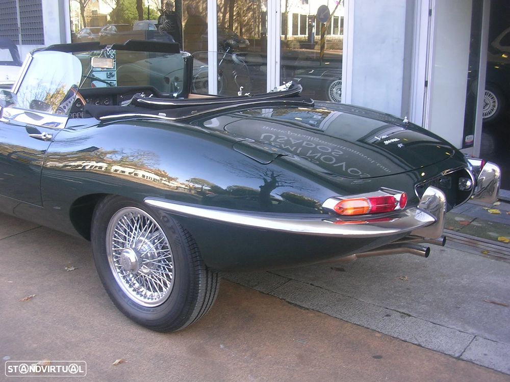 Jaguar E-Type - 8