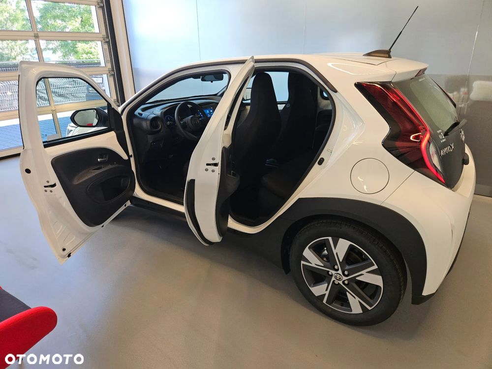 Toyota Aygo X Hybrid 1.5 Comfort e-CVT - 9
