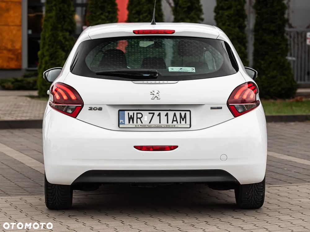 Peugeot 208 1.6 BlueHDi Allure S&S - 11