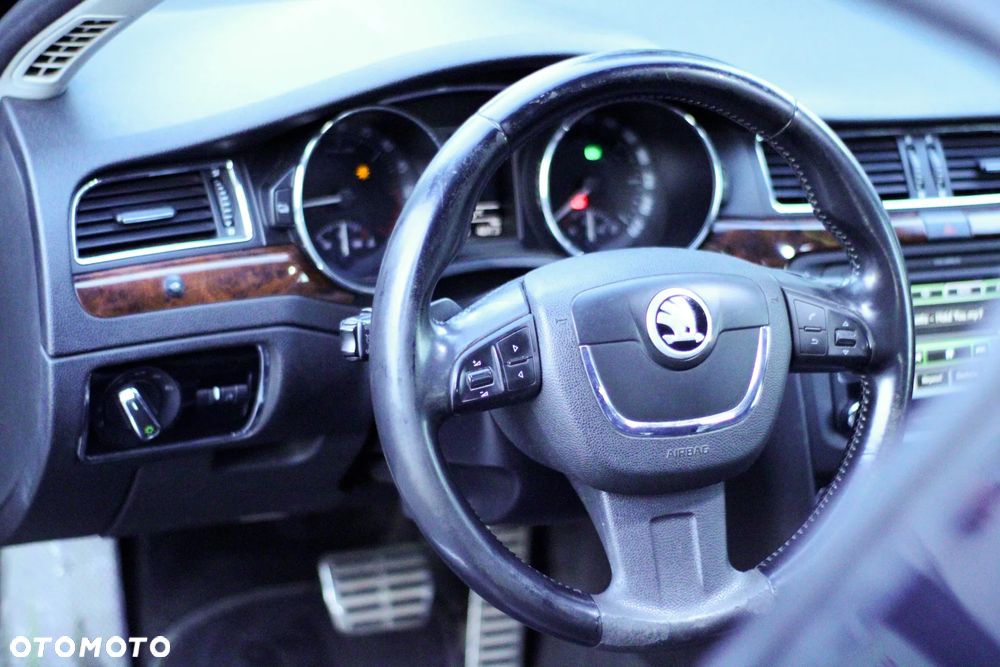 Skoda Superb 2.0 TDI Elegance DSG - 11