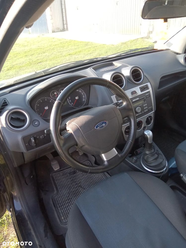 Ford Fiesta 1.4 - 6