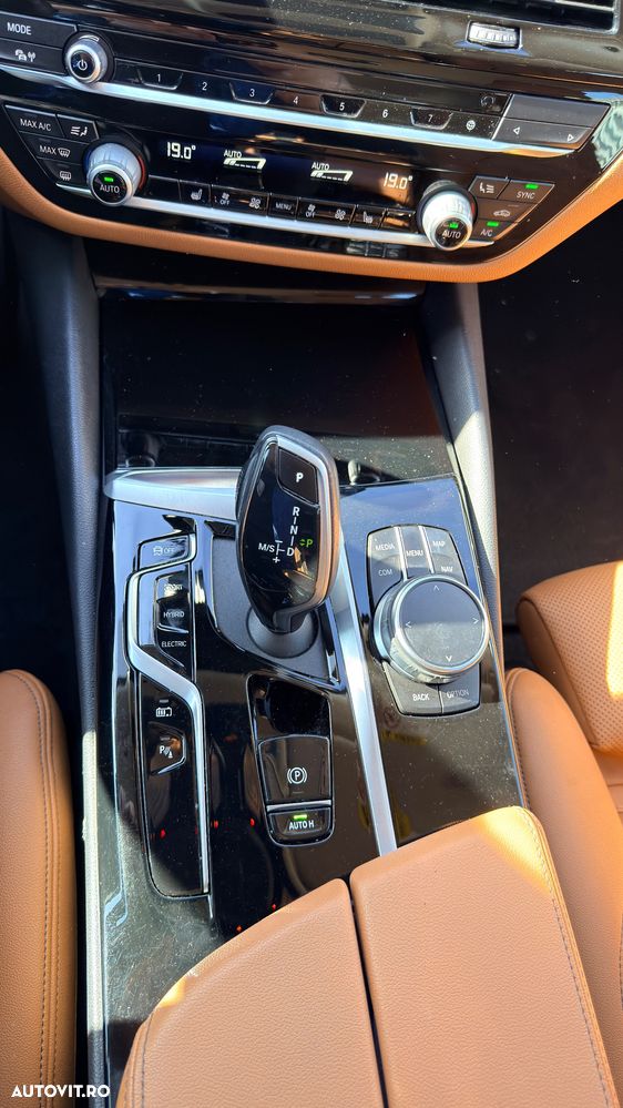 BMW Seria 5 530e xDrive Aut. - 13