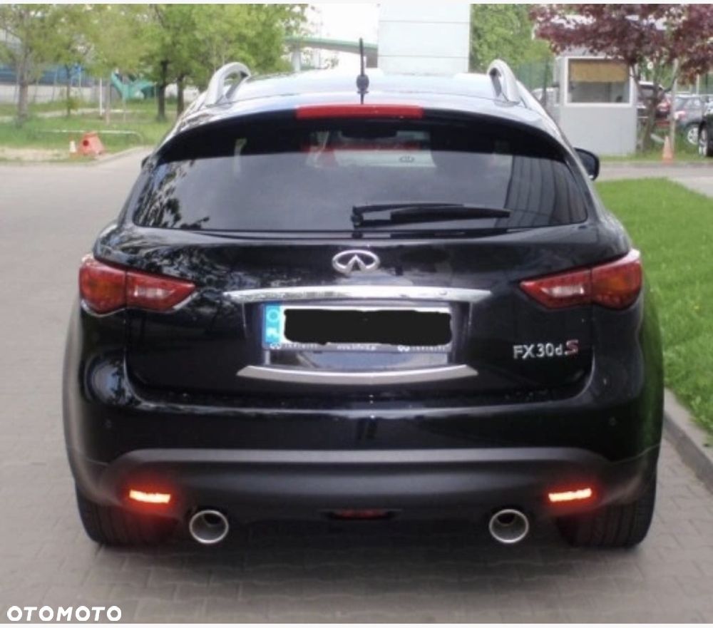 Infiniti FX FX30d Black & White Edition - 3