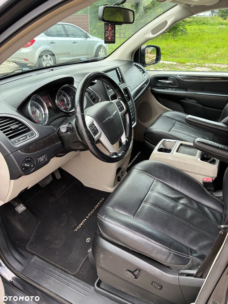 Chrysler Town & Country 3.6 Touring - 19