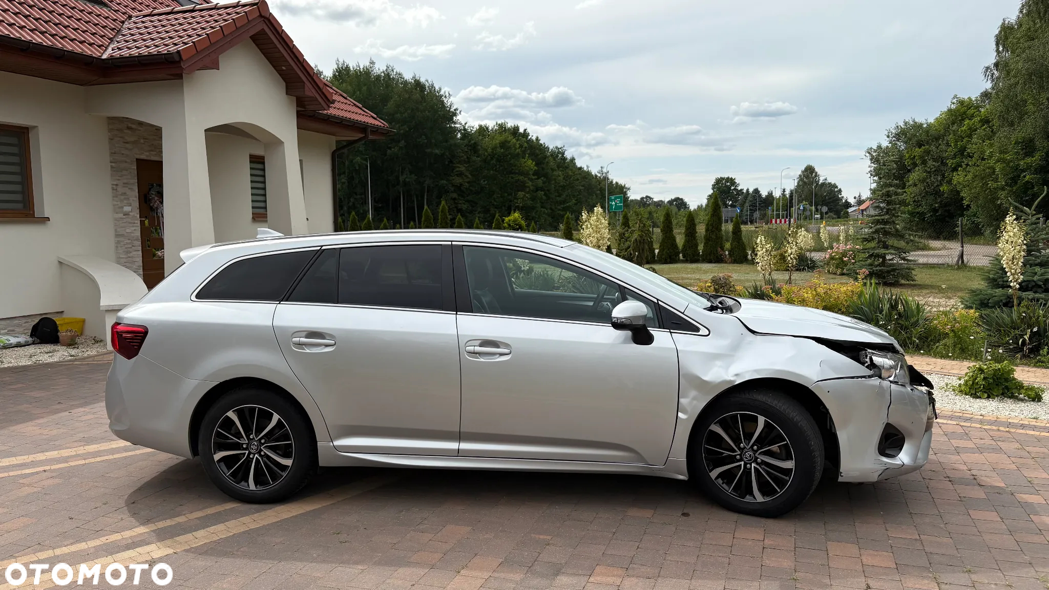 Toyota Avensis 2.0 D-4D Prestige - 12