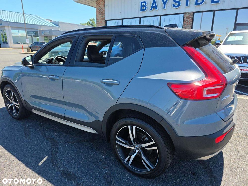 Volvo XC 40 T5 AWD R-Design - 3