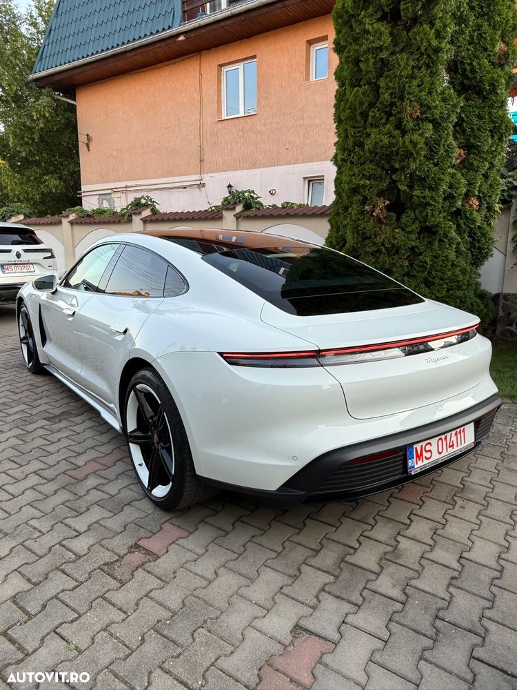 Porsche Taycan - 3