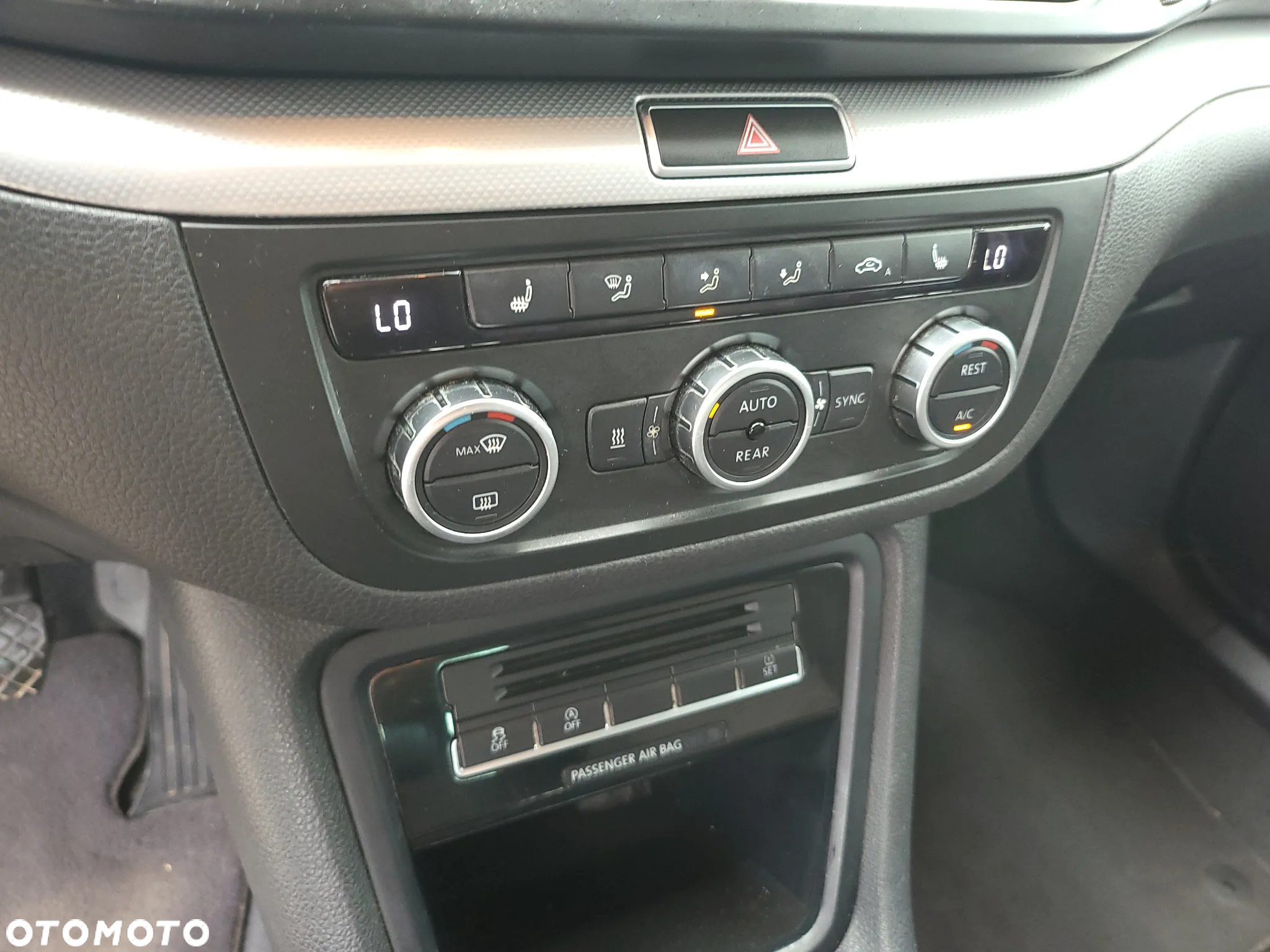 Volkswagen Sharan 2.0 TDI Comfortline - 28
