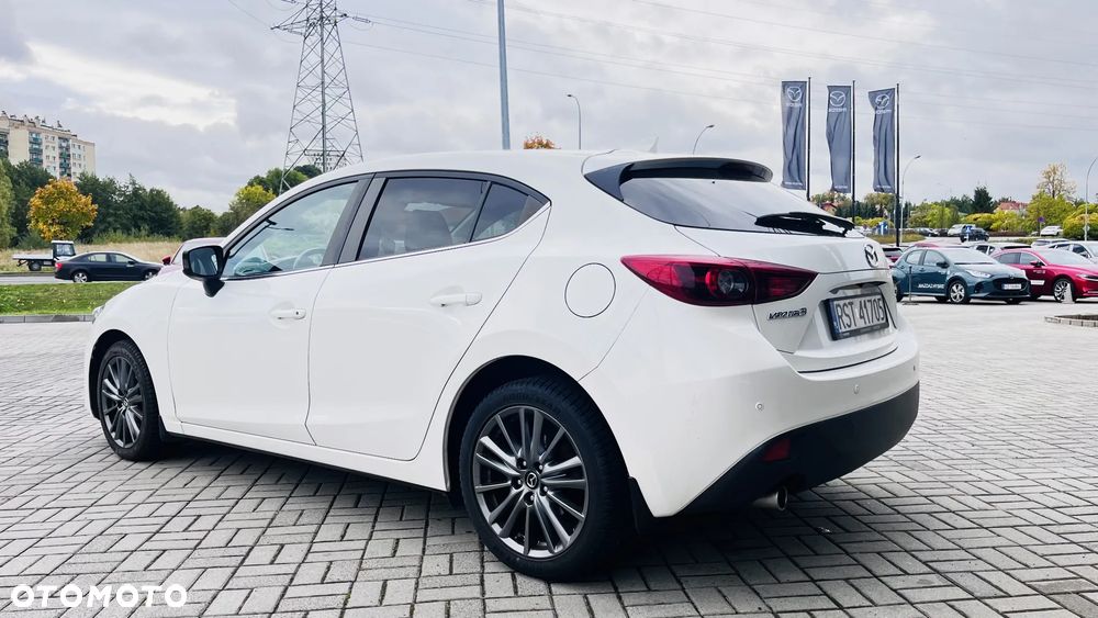 Mazda 3 2016 photo 3