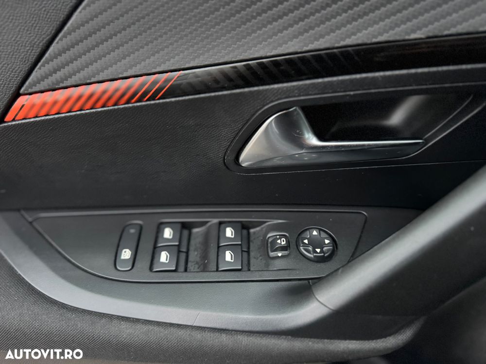 Peugeot 2008 e-2008 Allure - 24