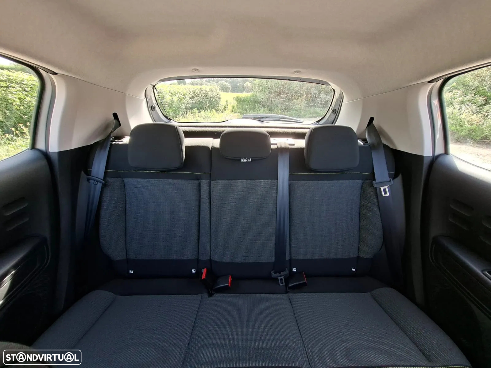 Citroën C3 1.2 PureTech Shine - 31