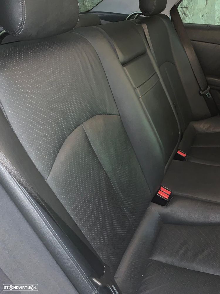 Mercedes-Benz E 220 CDI Avantgarde - 15