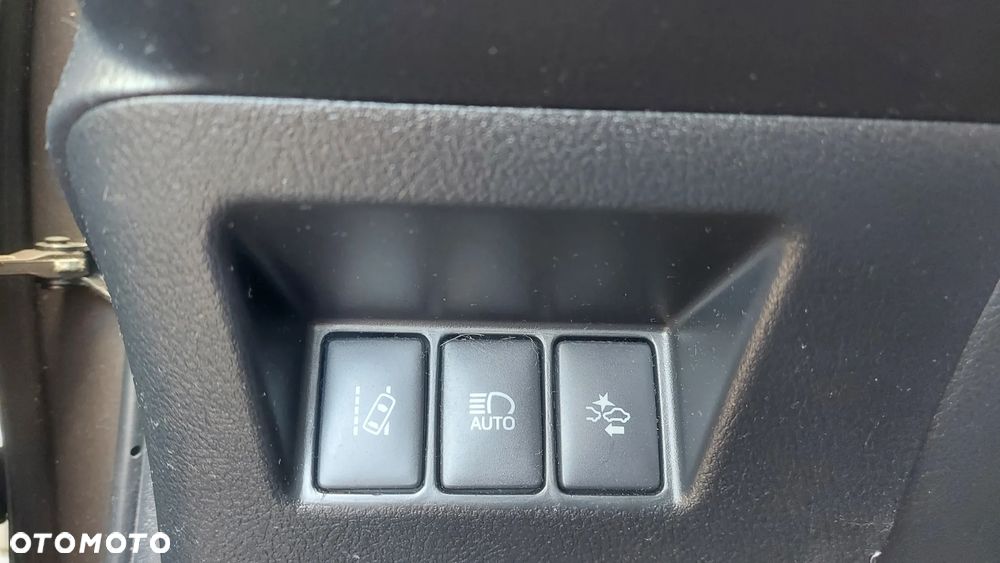 Toyota Yaris 1.5 VVT-i Launch Edition - 11