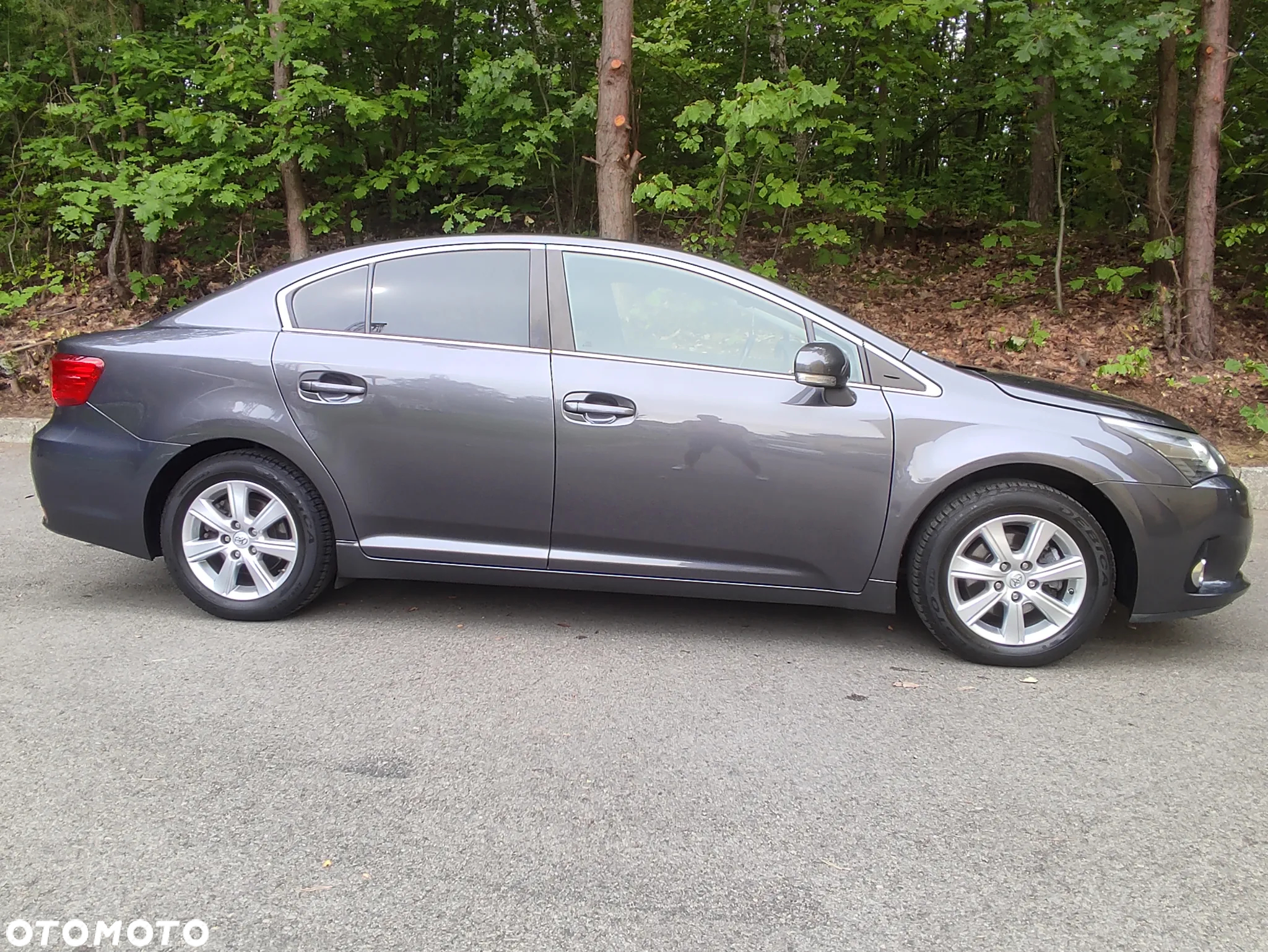 Toyota Avensis 1.8 Premium - 9