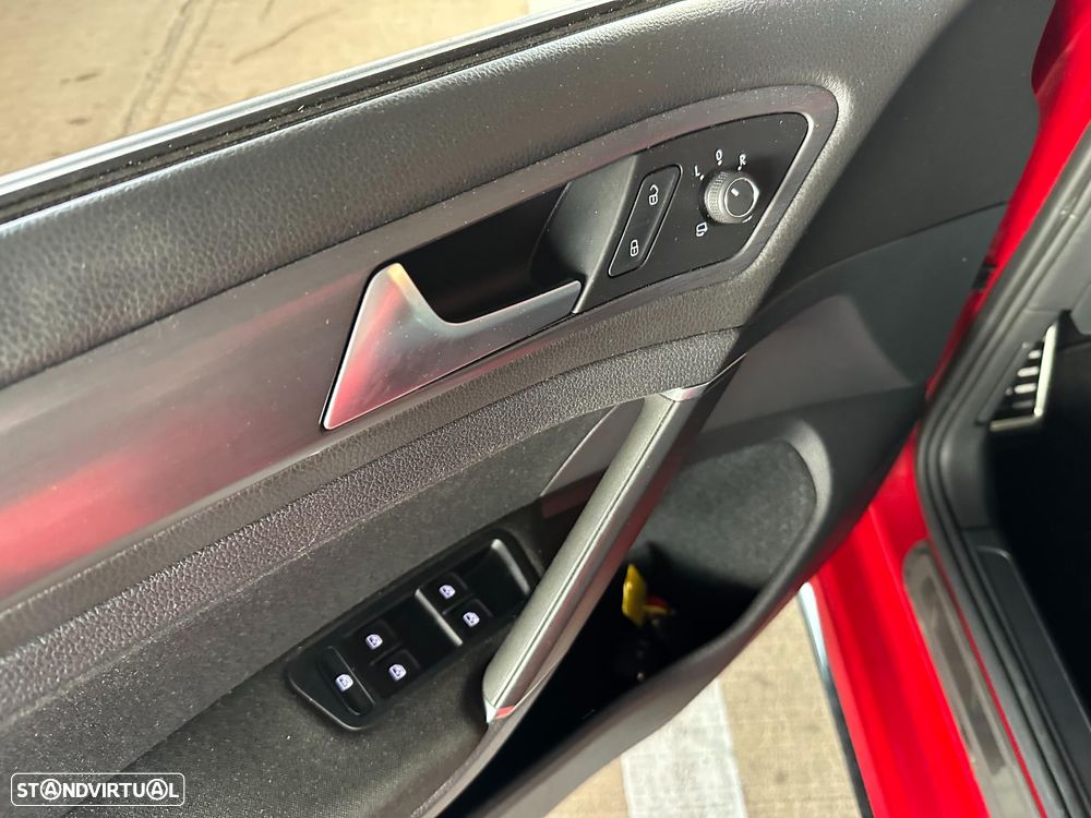 VW Golf 1.0 TSI R-Line - 11