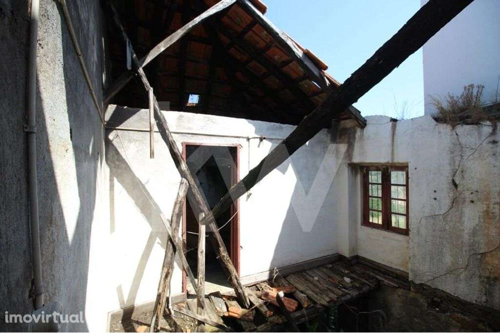 Moradia Para Reconstrução| Investimento |Penacova | Coimbra | Habitaçã - Grande imagem: 4/22