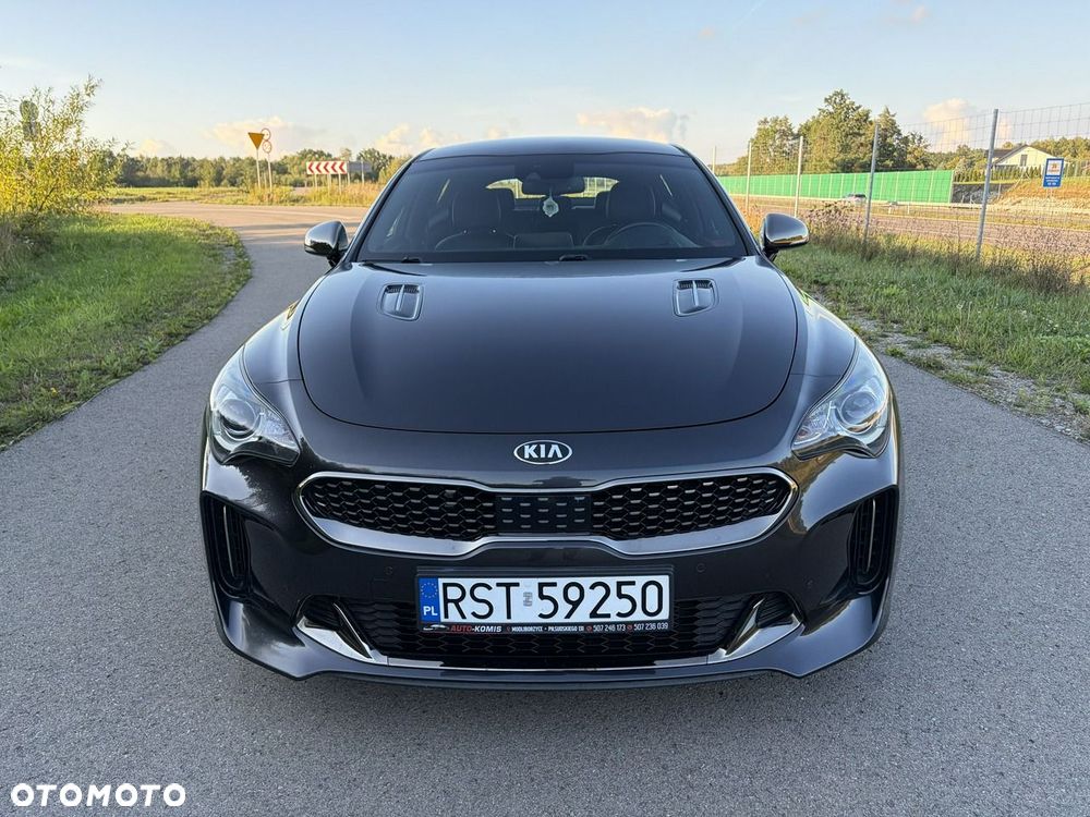 Kia Stinger - 8