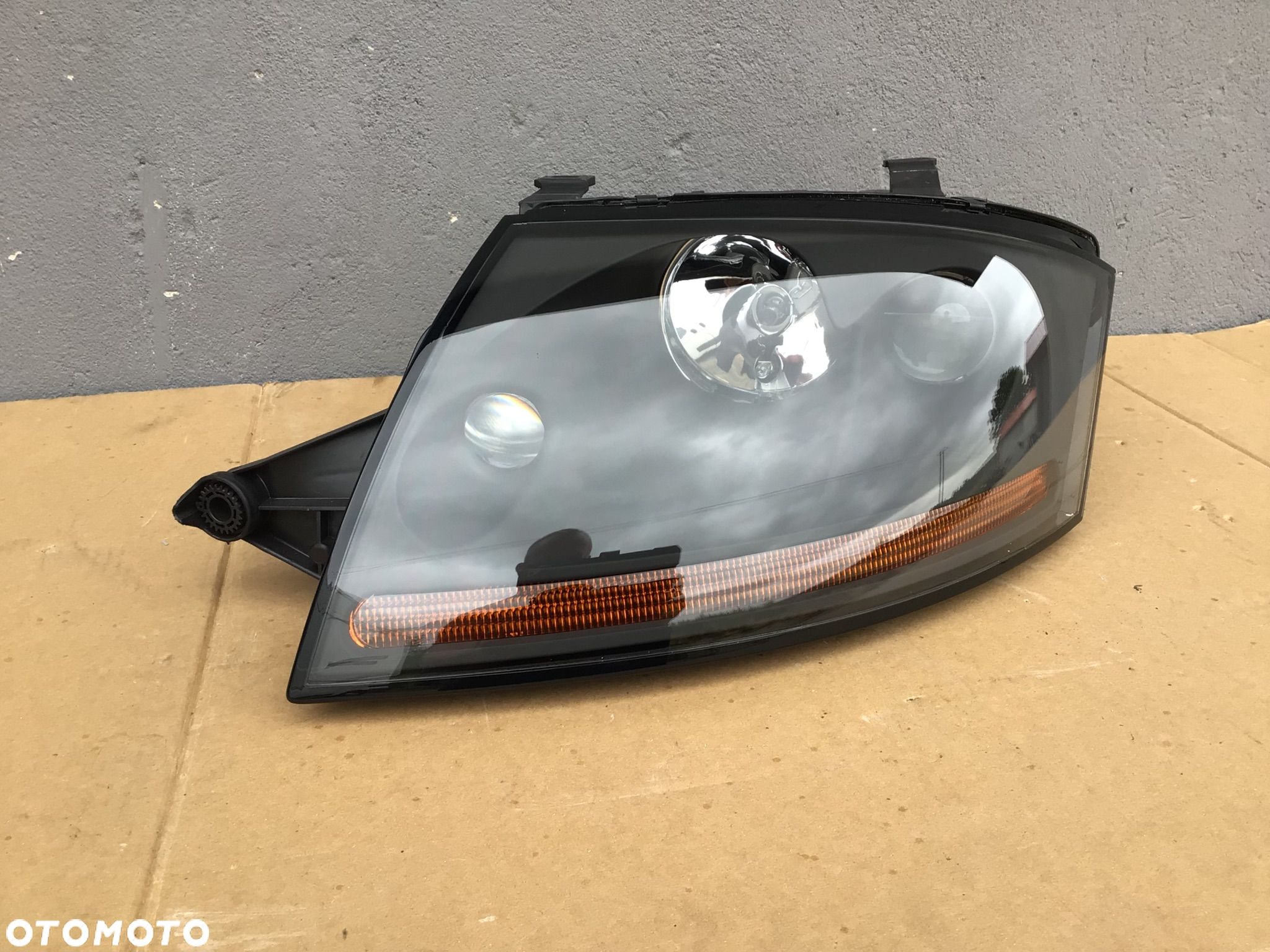 Lampa przednia lewa Audi TT 8N Zwykła - 1
