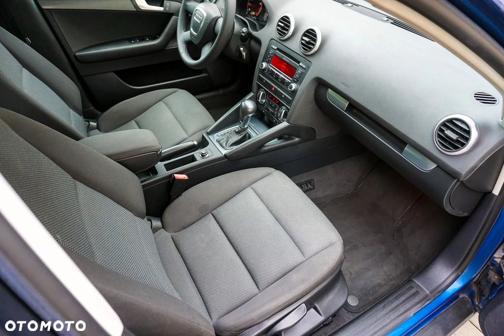 Audi A3 Sportback 1.6 S tronic Ambiente - 30