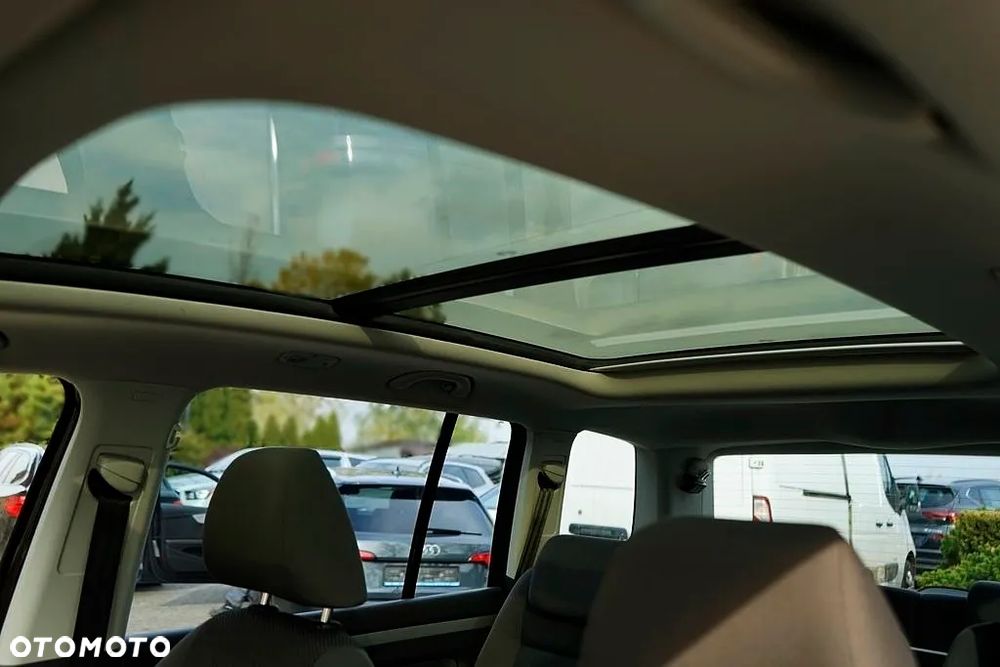 Volkswagen Touran 1.6 TDI DPF BlueMot Trendline - 32