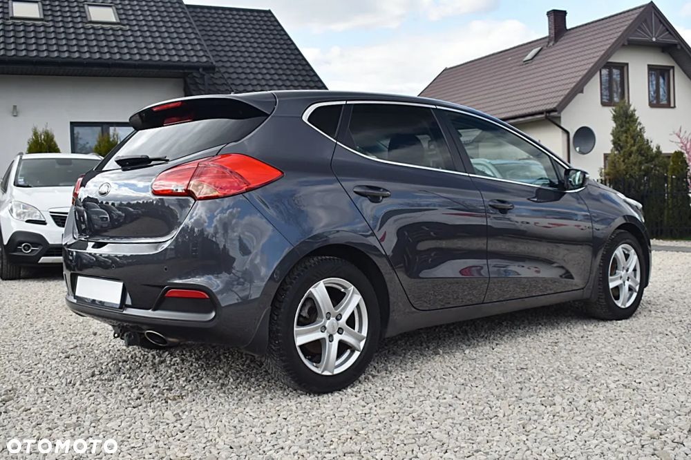 Kia Ceed 1.6 GDI Dream Team Edition - 8