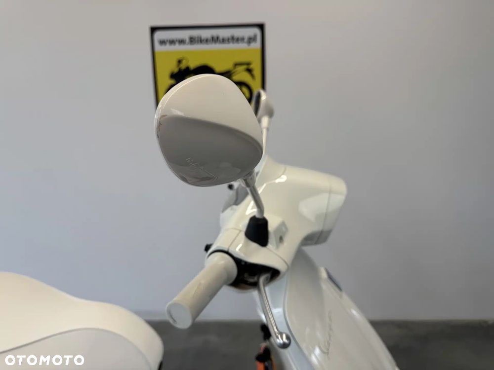 Piaggio Vespa - 10