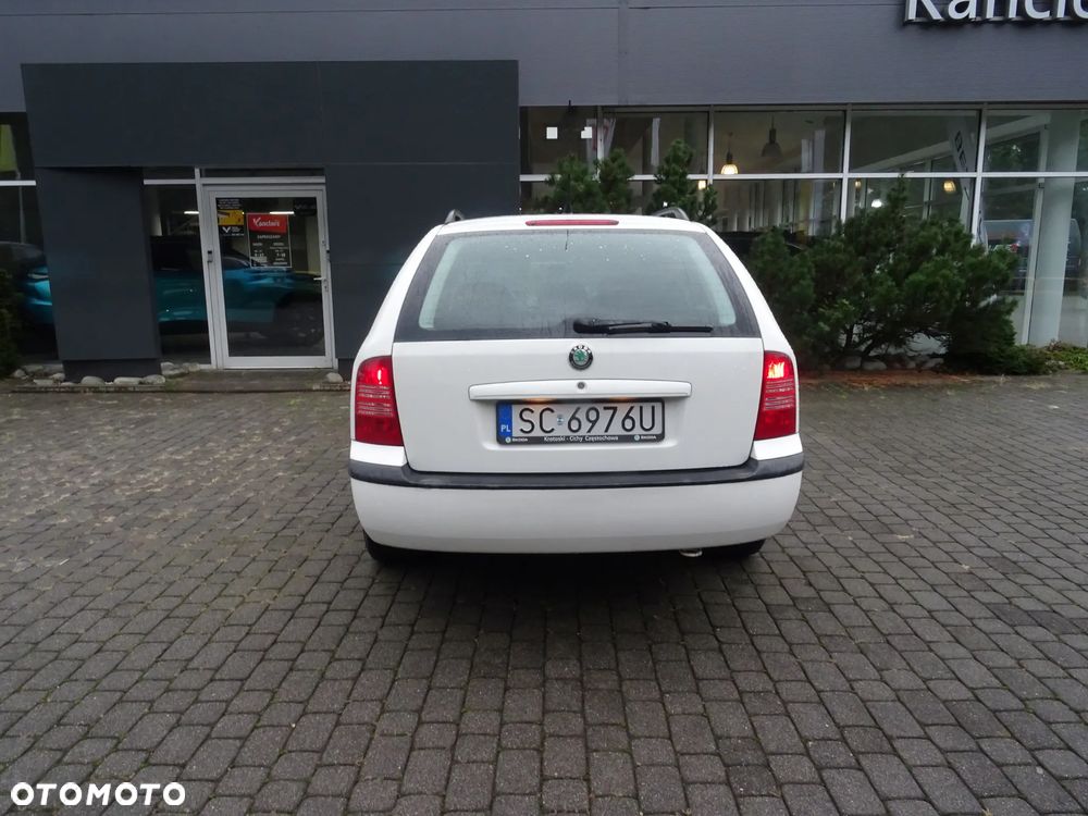 Skoda Octavia 1.6 Ambiente - 3