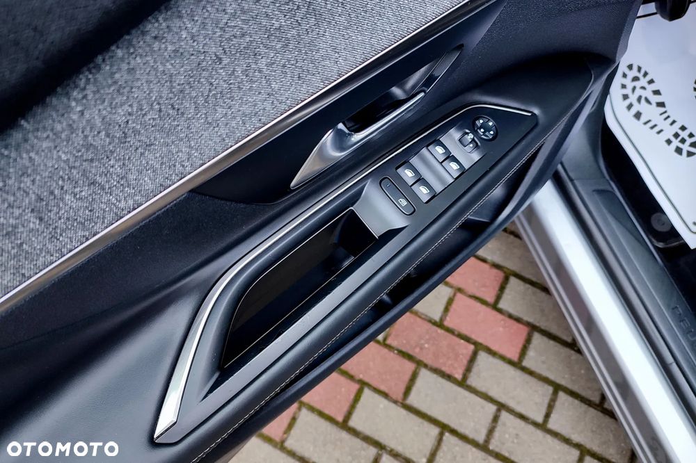 Peugeot 3008 PureTech 130 Stop & Start Allure - 17