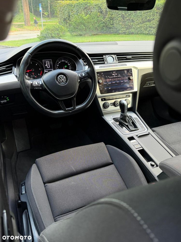 Volkswagen Passat - 18