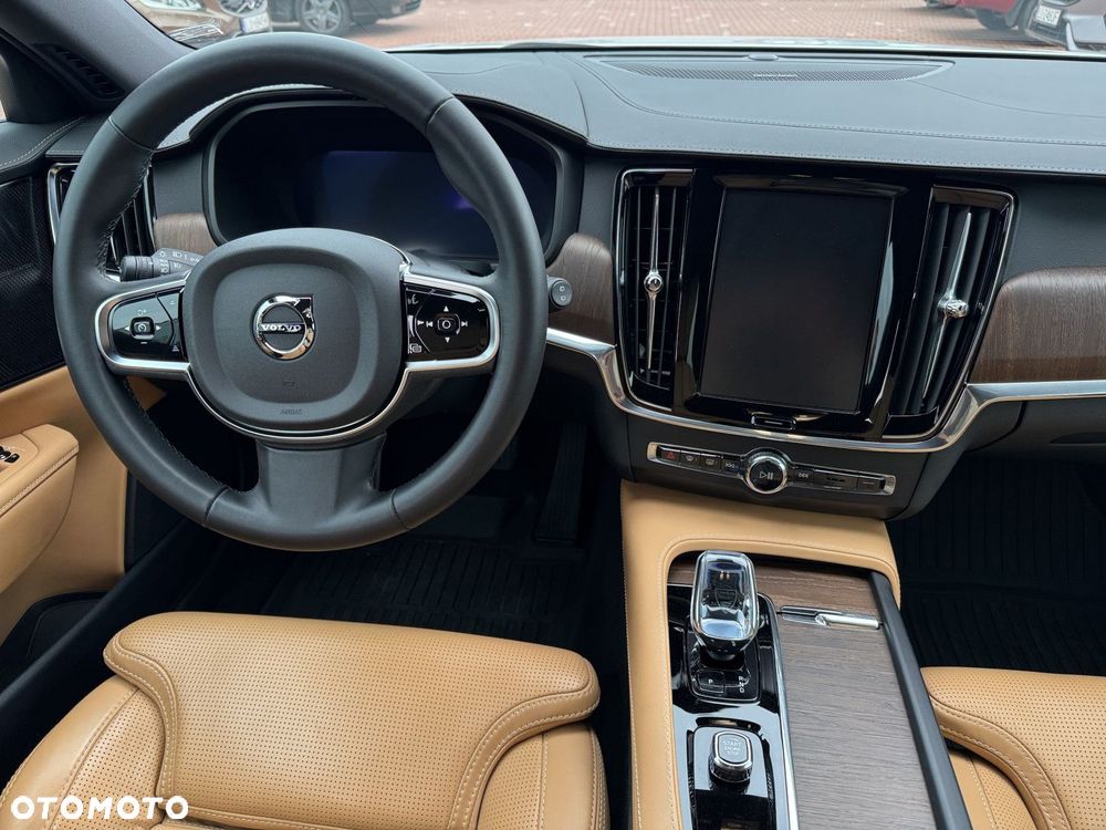 Volvo V90 Cross Country - 13