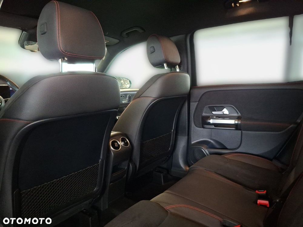 Mercedes-Benz GLB 200 AMG Line 7G-DCT - 22