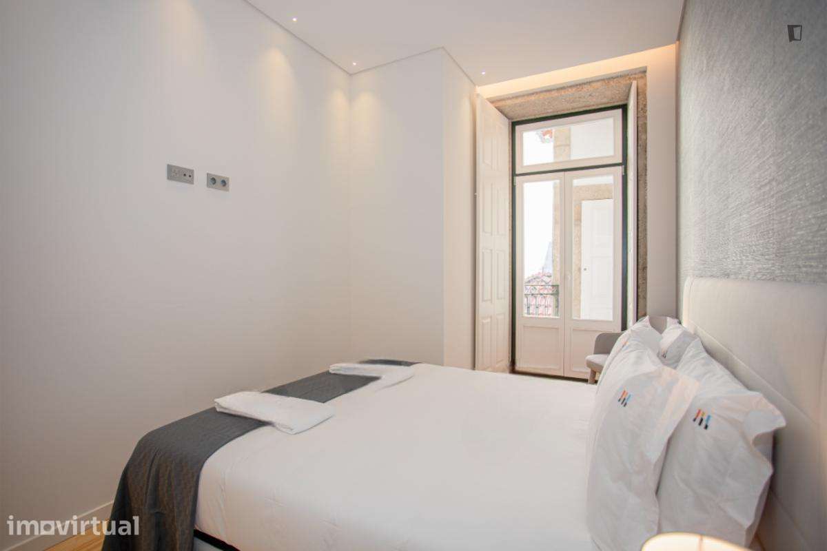 Apartamento com 1 quartos - localizado em Sé Porto - Grande imagem: 2/23