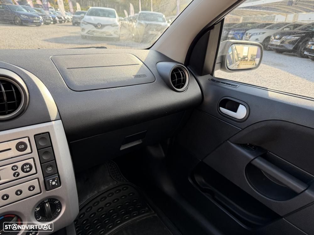 Ford Fiesta 1.25 First Edition - 14