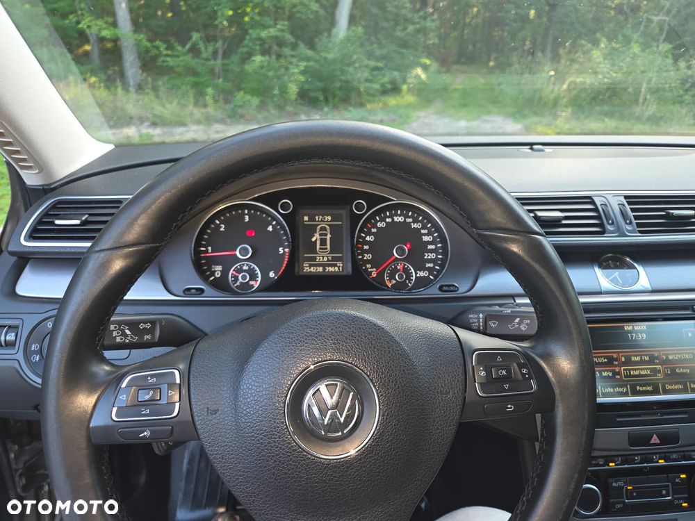 Volkswagen Passat 2.0 TDI DPF Comfortline - 10