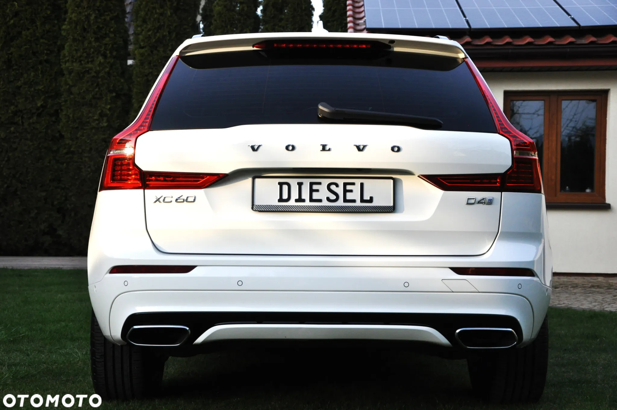Volvo XC 60 D4 R-Design - 4