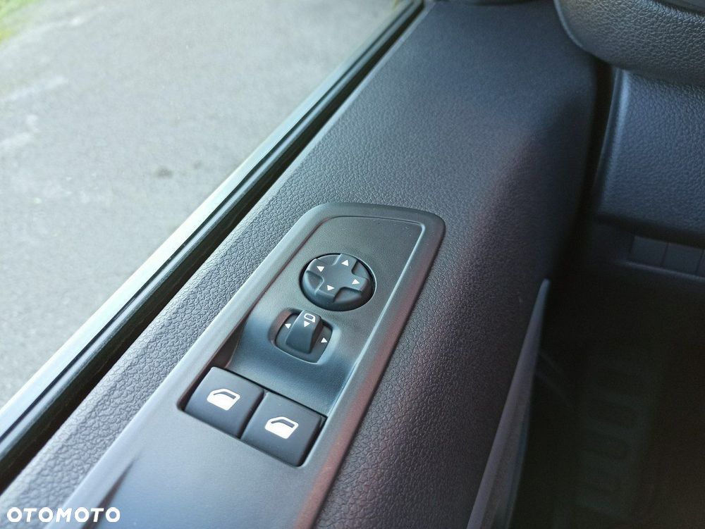Opel Vivaro - 18