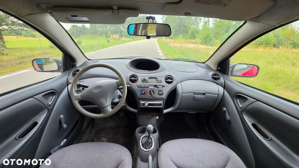 Toyota Yaris 1.0 Base - 8