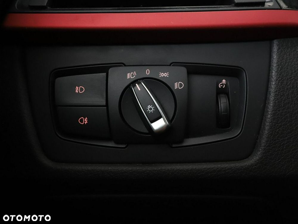 BMW Seria 3 318d - 32