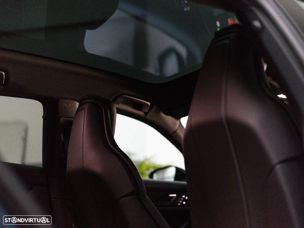 Porsche Taycan Sport Turismo 4S Black Edition - 24