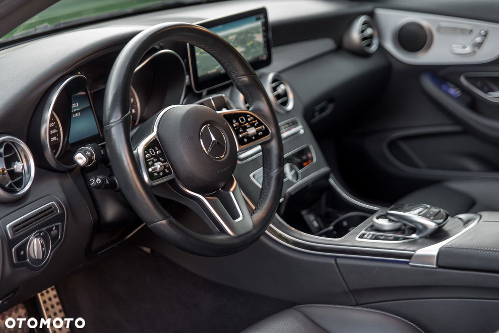 Mercedes-Benz Klasa C 300 9G-TRONIC - 21