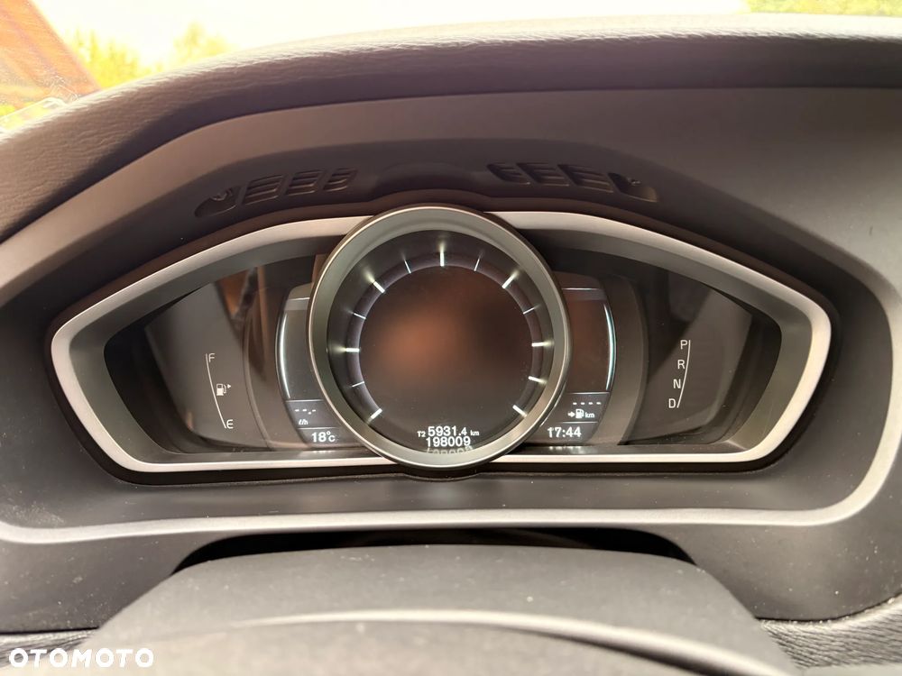 Volvo V40 D2 Momentum - 22