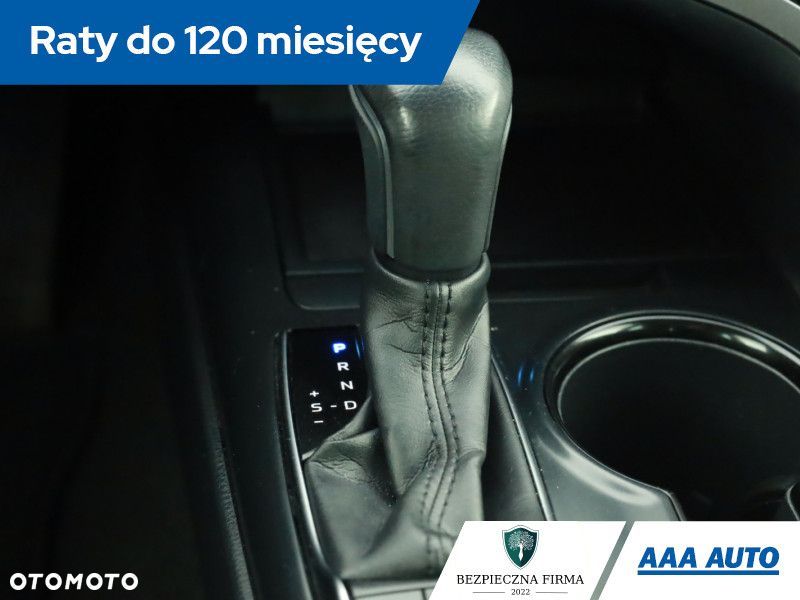 Toyota Camry - 16