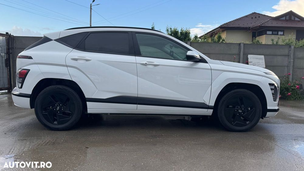 Hyundai KONA - 7