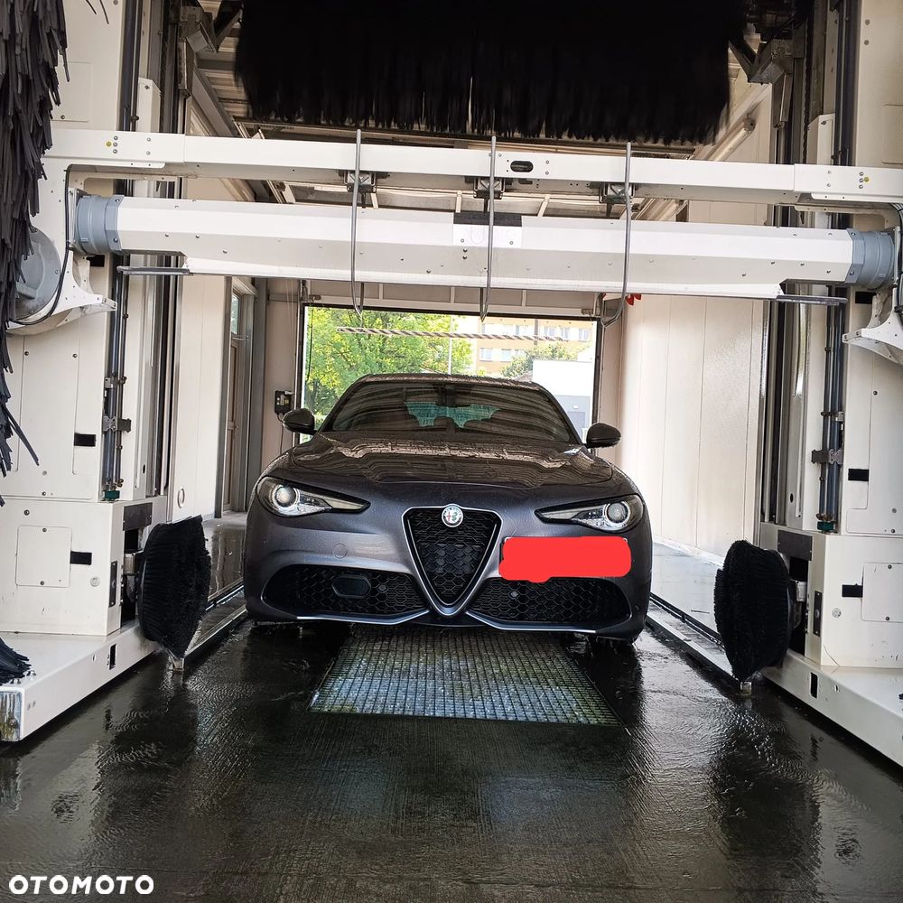 Alfa Romeo Giulia 2.0 Turbo 16V AT8 Veloce Ti - 4